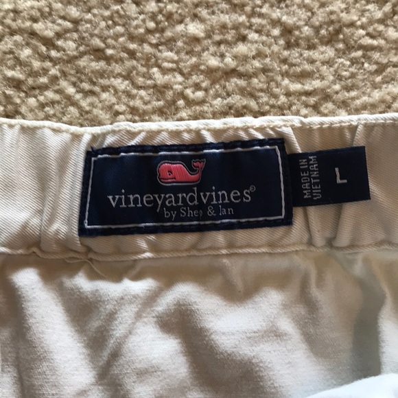 Vineyard Vines Shorts - Picture 2 of 3